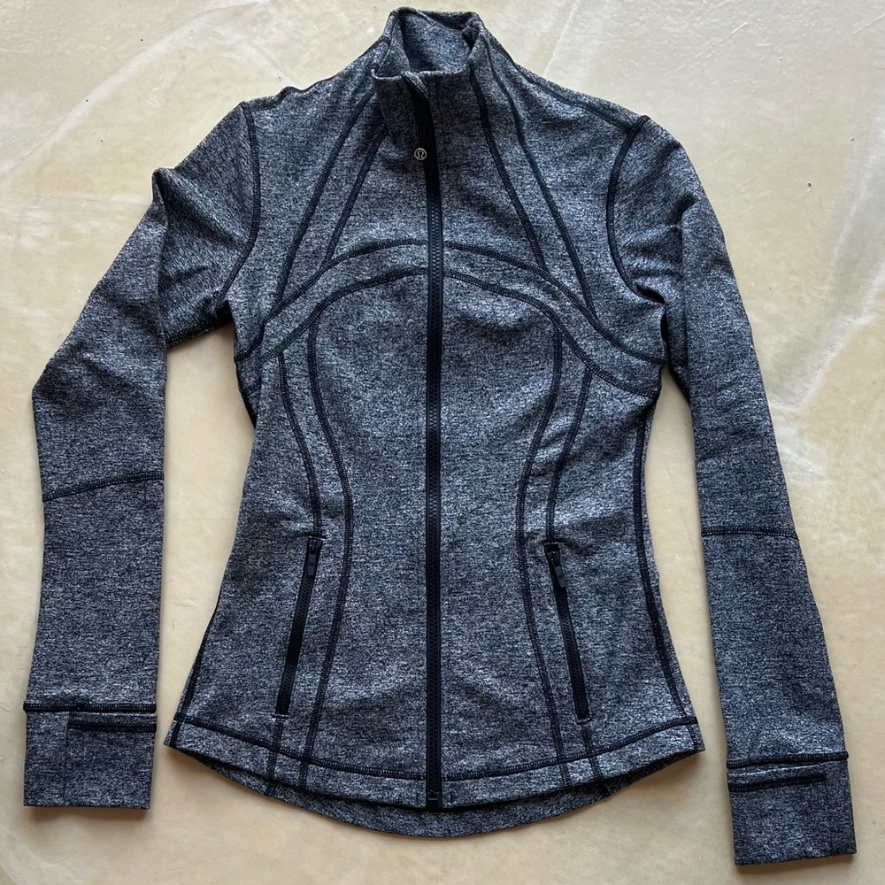 Lulu Lemon size 4 Define Jacket. Excellent condition.